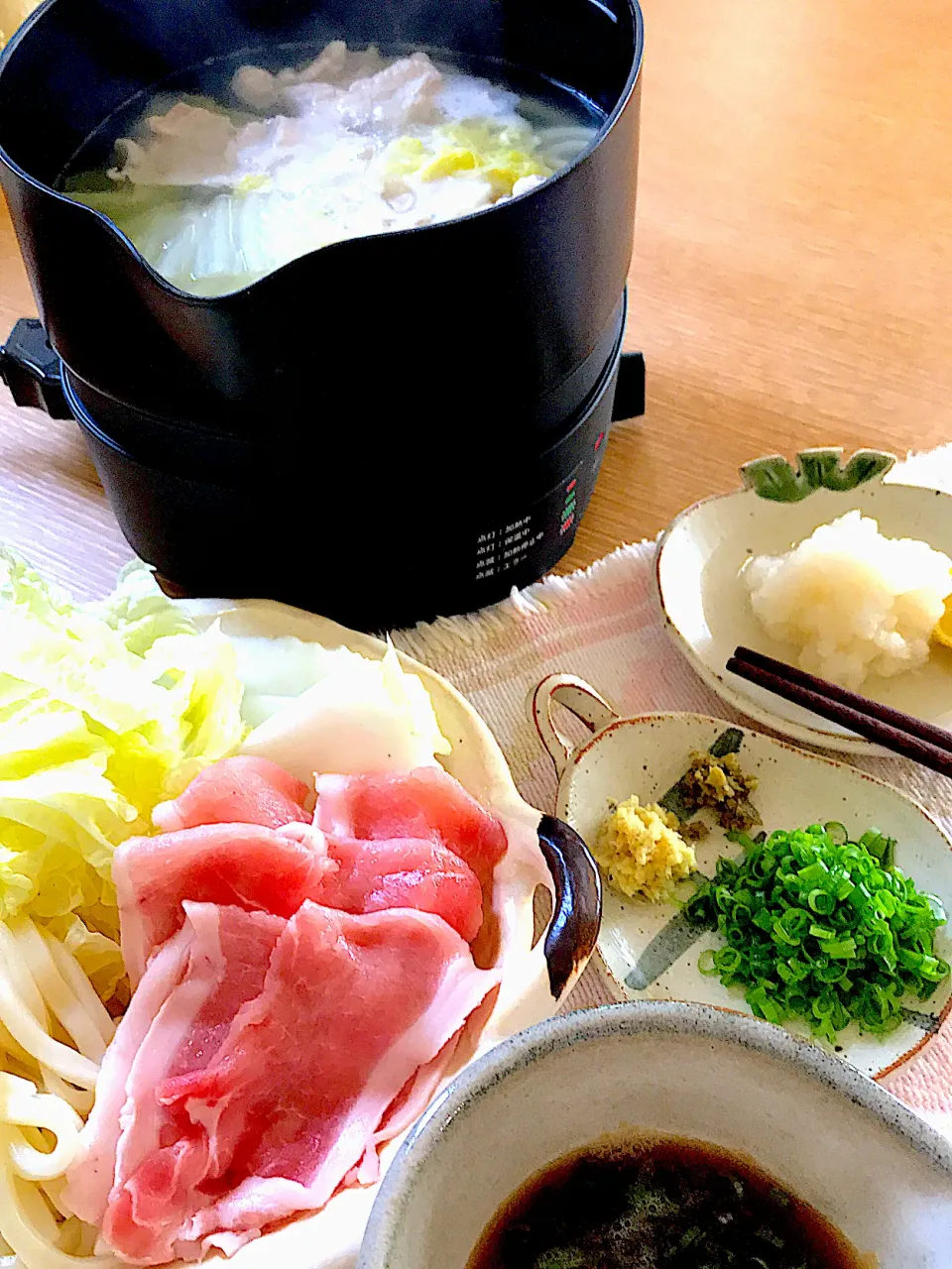 ポン酢うどんを食べたい為の鍋〜カンタンにシロカちょいなべで😄|サミカさん