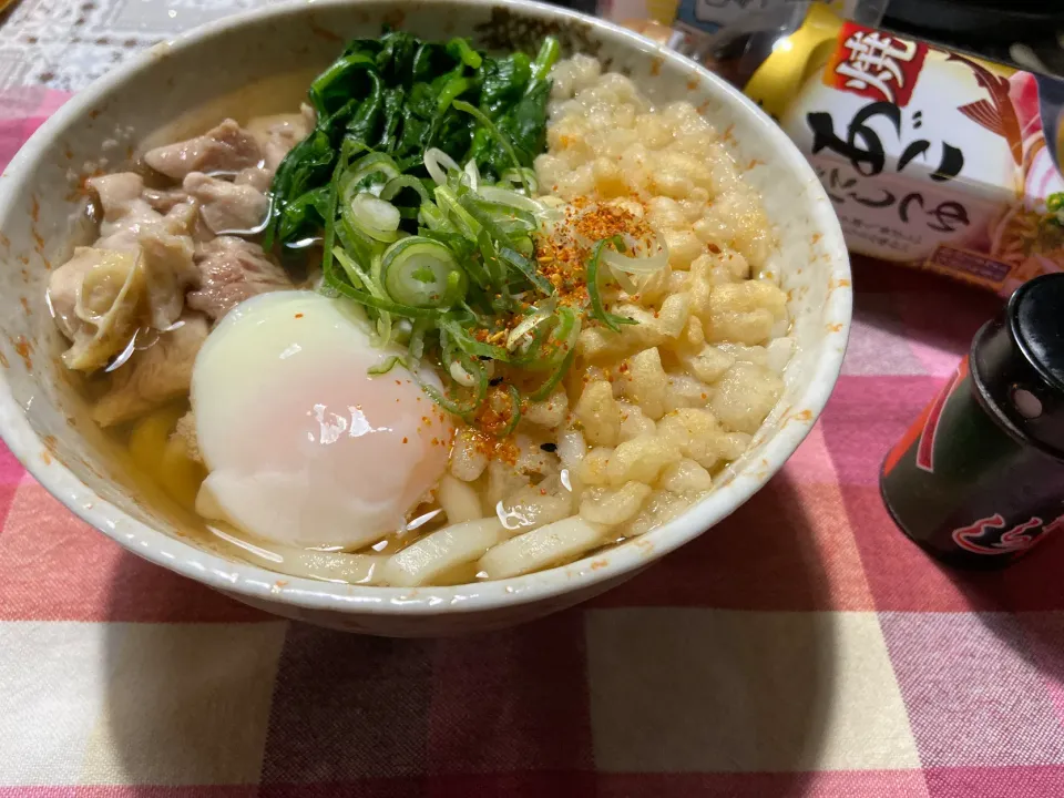 鶏とほうれん草のうどん温玉のせ|ハルのただ飯さん