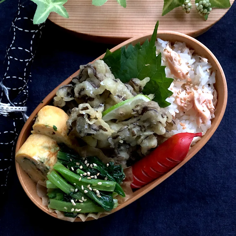 秋鮭の混ぜご飯と舞茸の天ぷら弁当|あここさん