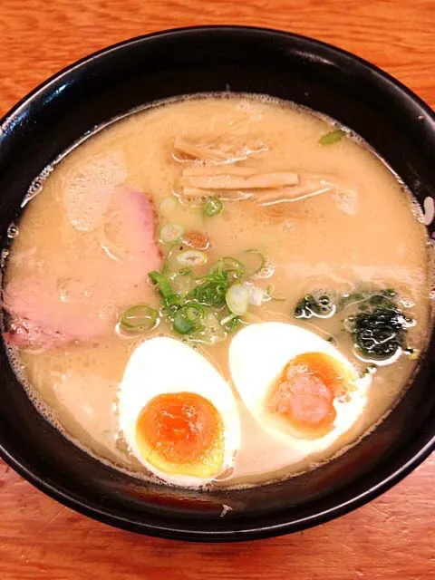 Snapdishの料理写真:とろり白湯塩玉ラーメン|kennyさん