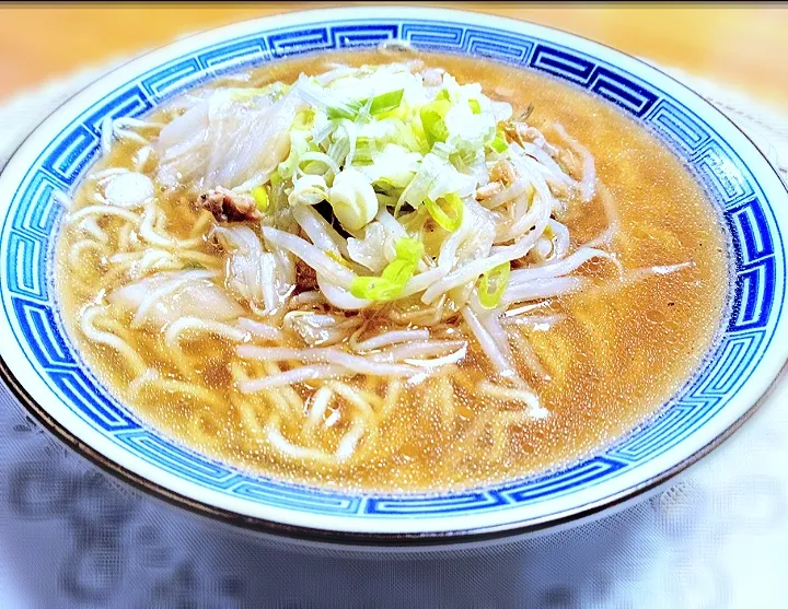 焼きあごだしつゆで
醤油ラーメン|🌻ako ·͜·♡peco🌻さん