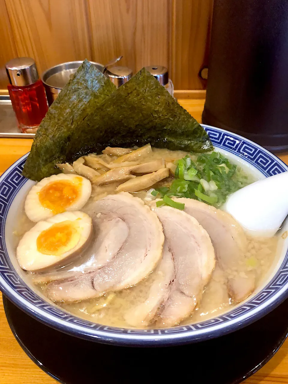 麺家くさび盛岡南店 まる得豚骨醤油ラーメン|クレゾーさん