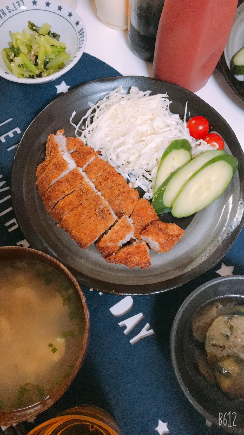 今日の晩御飯😆厚切りトンカツ😋ソースかおろしポン酢かお好きな方で😋😋|ゆきさん