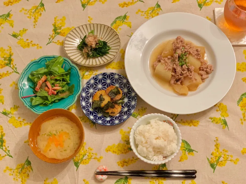 大根のそぼろあんかけ
長芋のバター醤油ステーキ
ほうれん草のおひたし
グリーンサラダ
お味噌汁
ごはん|maiさん