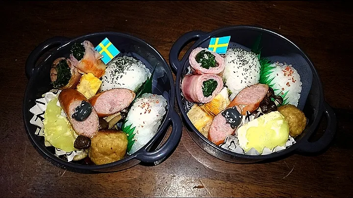 🍱学生二人弁当🍱

おにぎり🍙(かおり、あかり)
ほうれん草のベーコン巻き
卵焼き🐣
ウィンナー
じゃがいものタルタルサラダ
肉団子(ケチャップ)

男の癖にあまり食べない二人…💦
部活やってた頃はすごい食欲だったのに…。今日も１日頑張って👊😆🎵|にゃんず6さん