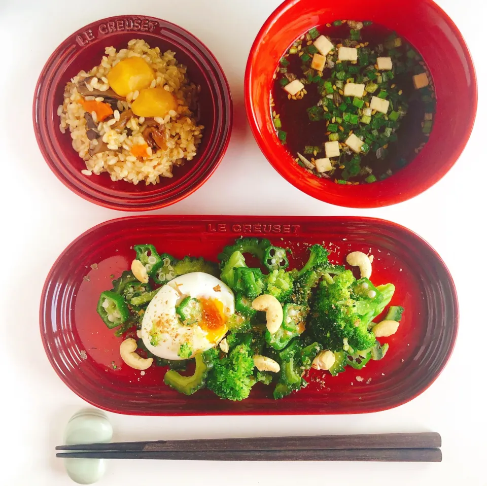 めかぶとお豆腐の味噌汁   栗ごはん🌰|sakiさん