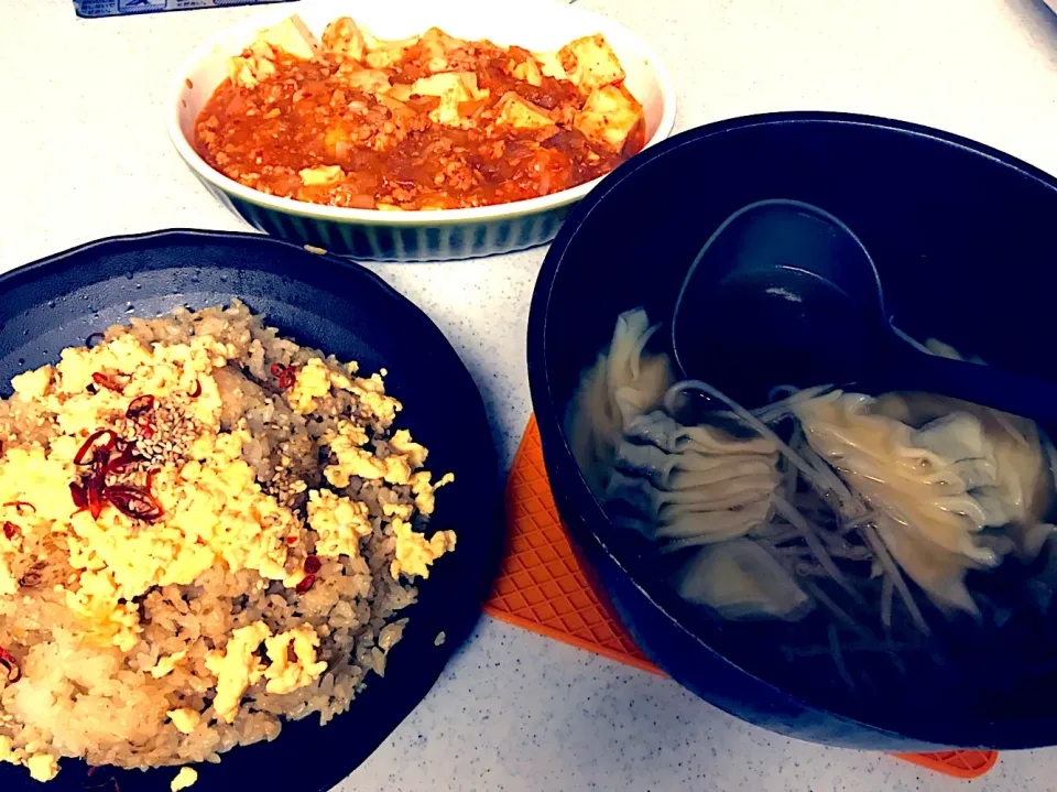 Snapdishの料理写真:高菜パスタの素で炒飯、麻婆豆腐|まみみさん