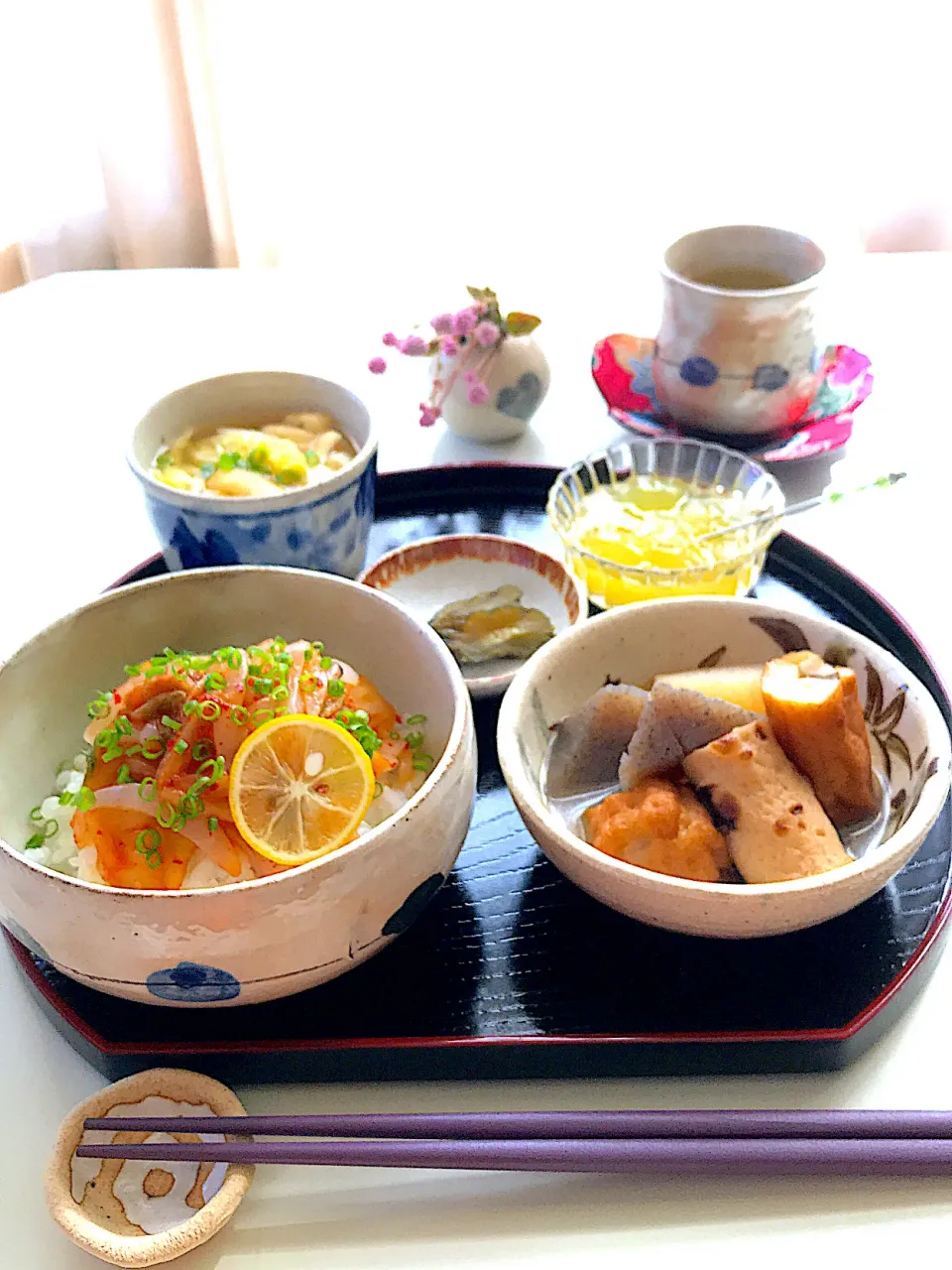 イカそうめんとキムチの丼でおうち一人ランチ🥢|サミカさん