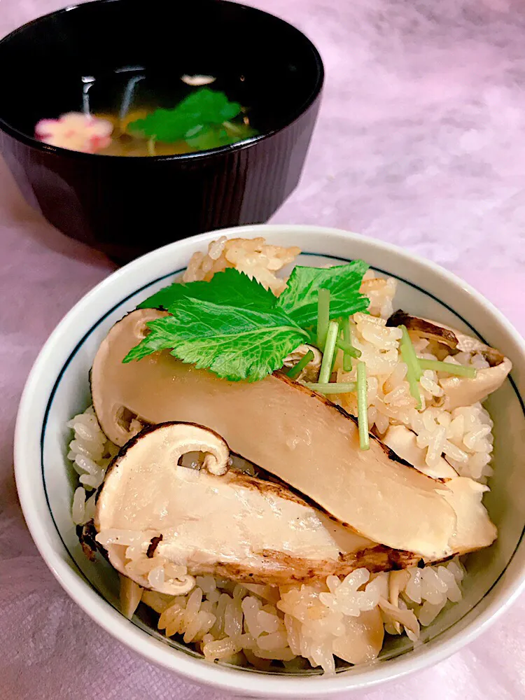 松茸だけ✨今年の松茸ご飯|かっちゃん杉さん