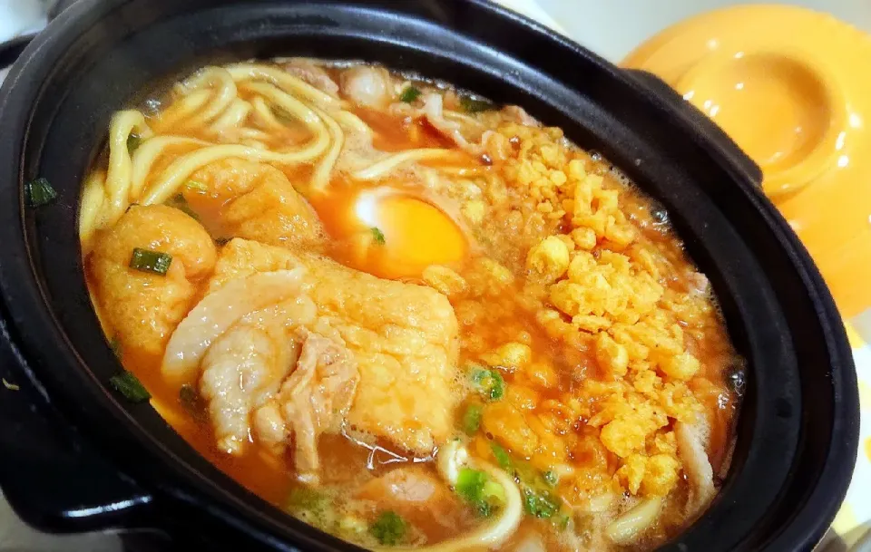 みそ煮込みうどん(生麺)
#べろべろ酔っぱらい～
#豚肉、油揚げ、卵、揚げ玉、薬味ねぎ|GGGさん