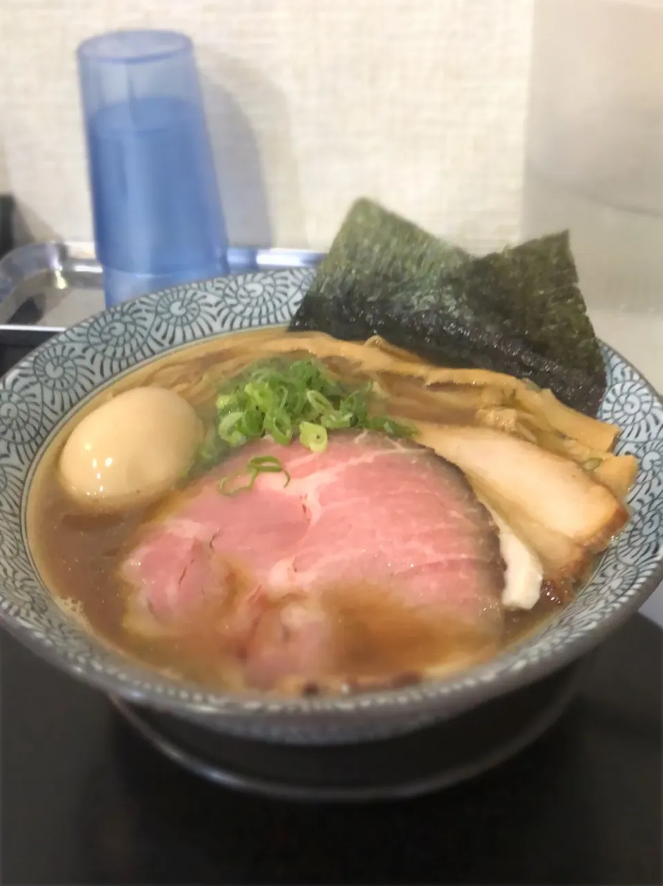 煮干らー麺シロクロ 特製煮干醤油らー麺|クレゾーさん