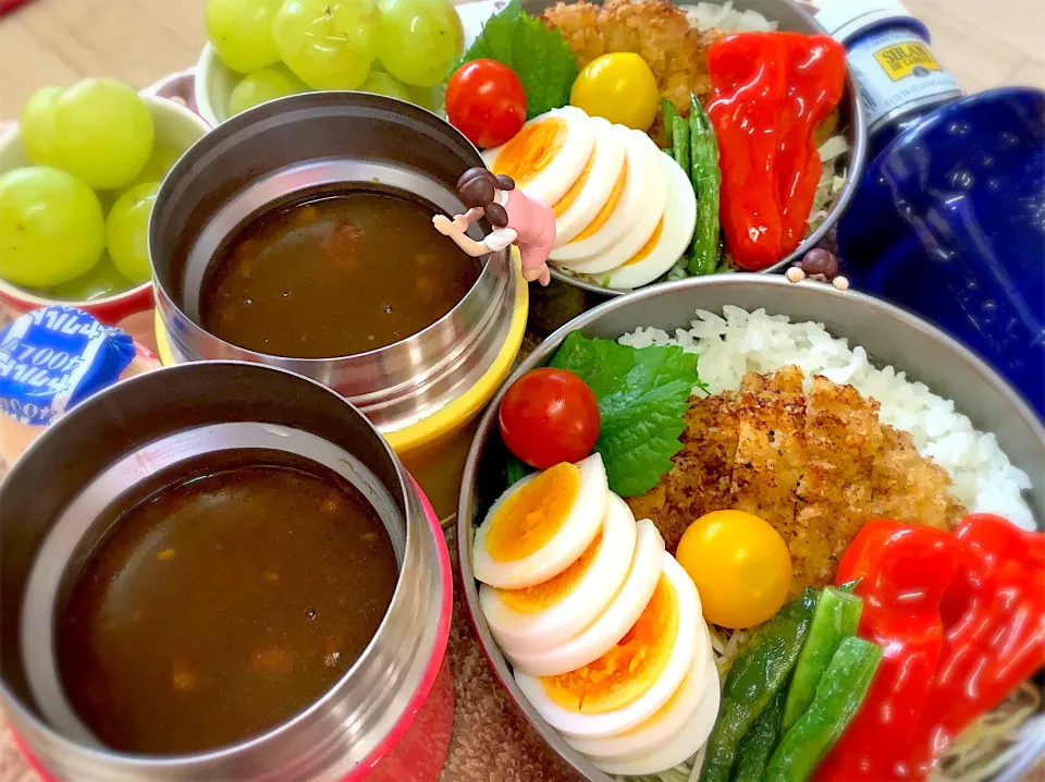 カツカレー🍛&茹で玉子&素揚げ野菜(完熟ピーマン・インゲン)&千切りキャベツ&大葉&プチトマト🍅&瀬戸ジャイアンツ🍇|桃実さん