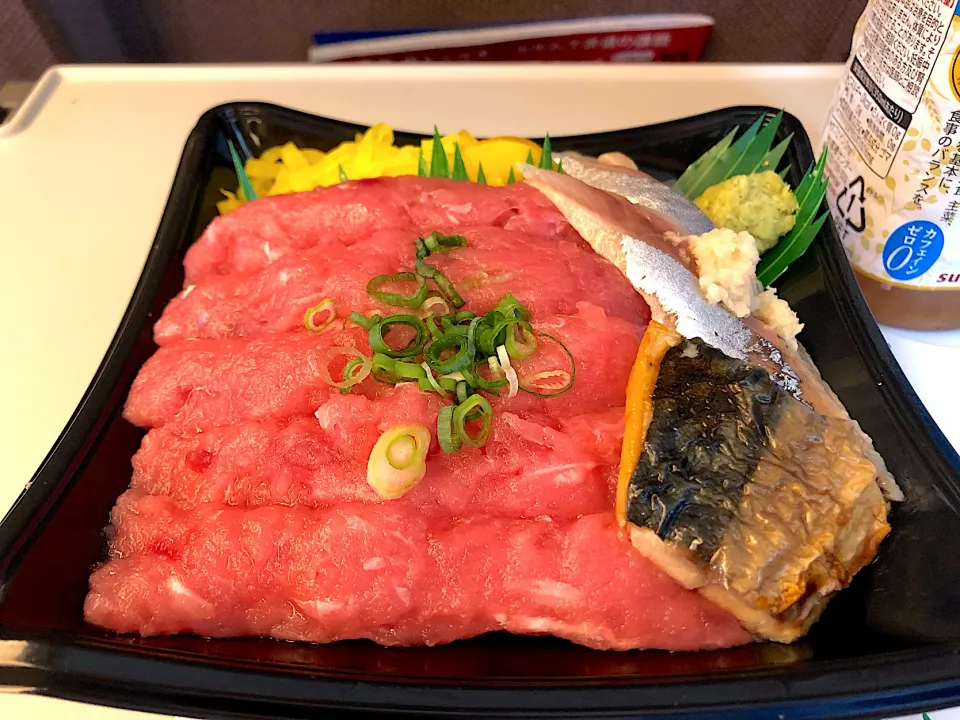 Snapdishの料理写真:塩サバとサンマのマグロ丼🐟|buhizouさん