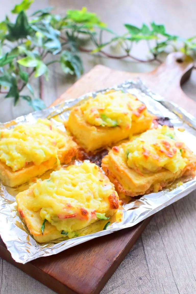 残ったポテトサラダで作る！豆腐のポテトサラダのせチーズ焼きのレシピ|アマイモノ・クウ蔵さん