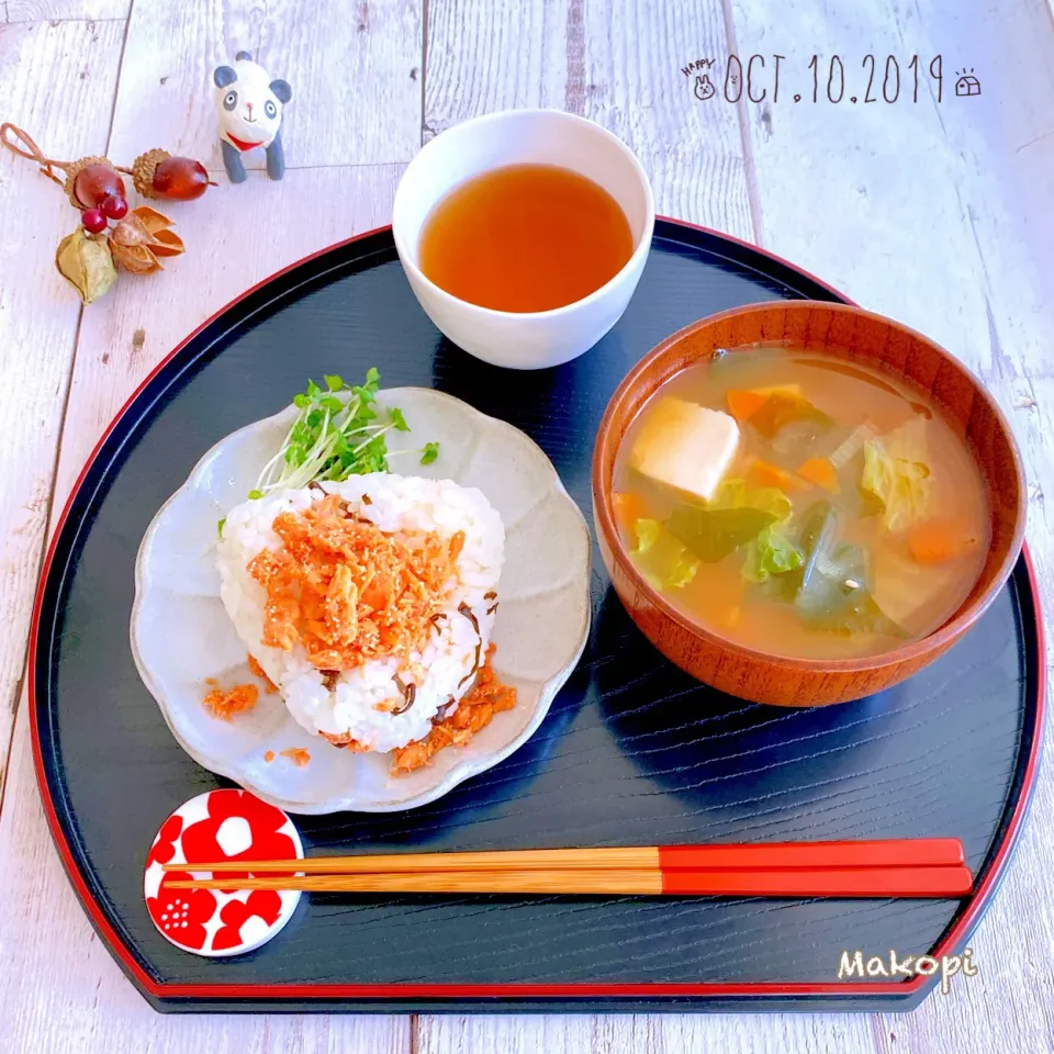 Snapdishの料理写真:朝ごはん🍙♡ #OnigiriActIon2019#おにぎりアクション|まこぴ～♪さん