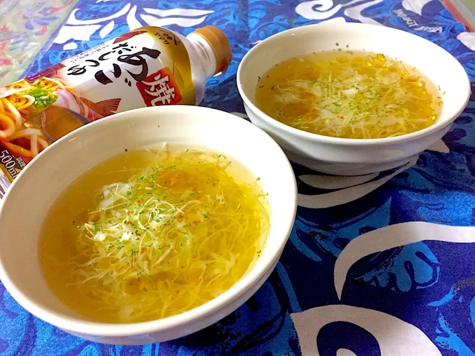 簡単！ 焼きあごだしで千切りキャベツのスープ ごま油をかけて召し上がれ|Emiさん