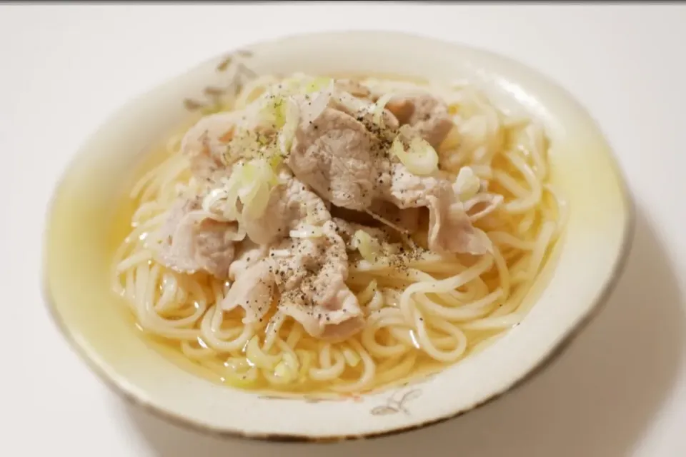 ごま油香る♪ぶっかけ♡豚ねぎ塩そうめん|けいさん