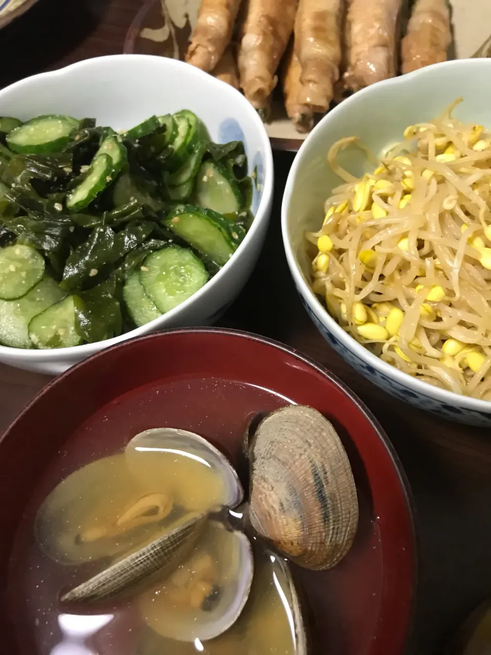 Snapdishの料理写真:10月9日晩ご飯。オクラの肉巻き、もやしナムル、きゅうり酢、あさりおすまし。|あやさん