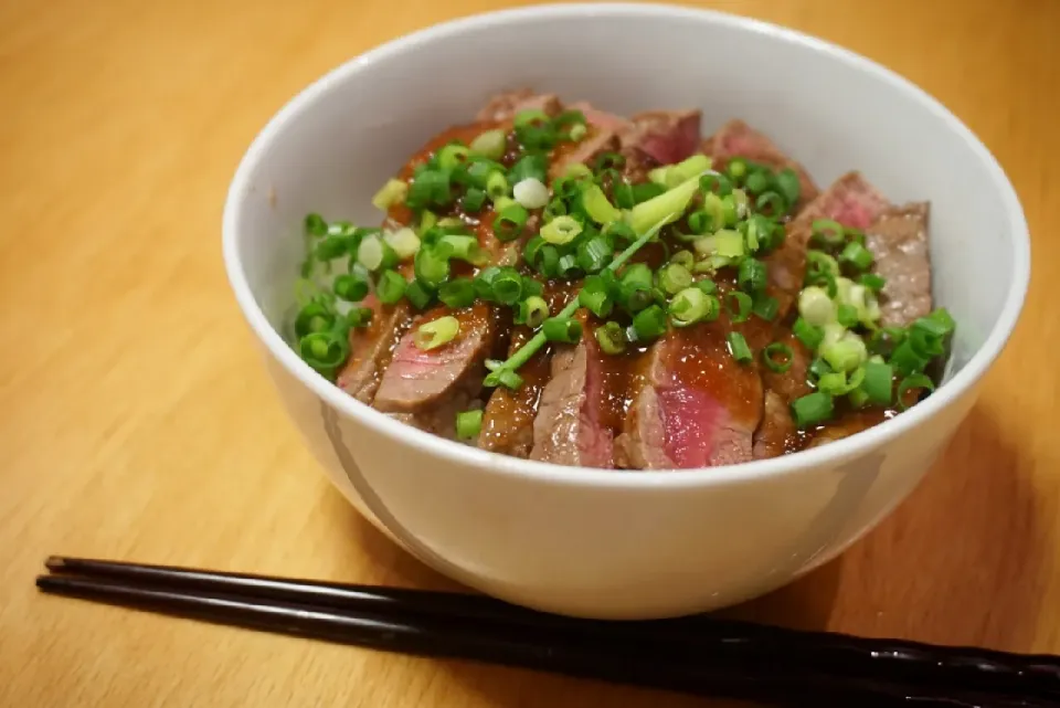 ステーキ丼|こたろーさん