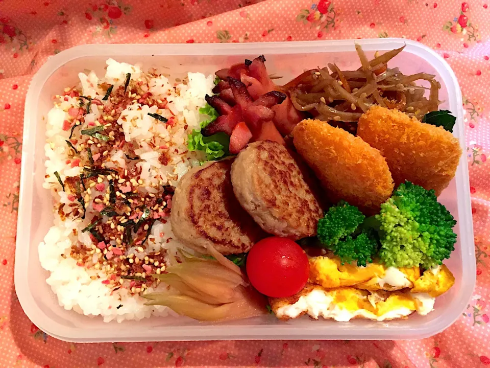 2019年10月10日  旦那さんのお弁当🍱👨‍✈️👨‍🔧👷🏻‍♂️🚊💪🏼✌️💞❤️|Kodomo Cookingさん