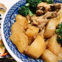 Snapdishの料理写真:鶏肉と大根の煮物|yuuさん