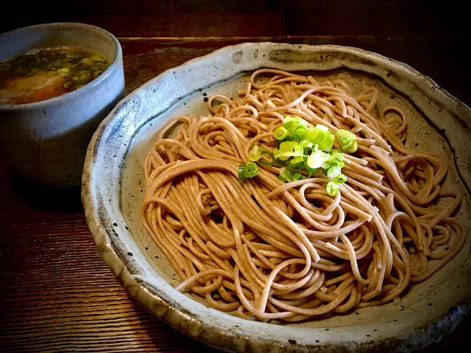 Snapdishの料理写真:久々の　熱盛り蕎麦　　　　　　　　　　        #麺好き男のランチ　　　　　　　　　　　   ・二八蕎麦　　　　　　　　　　　　　　　  ・鶏卵入つゆ|mottomoさん