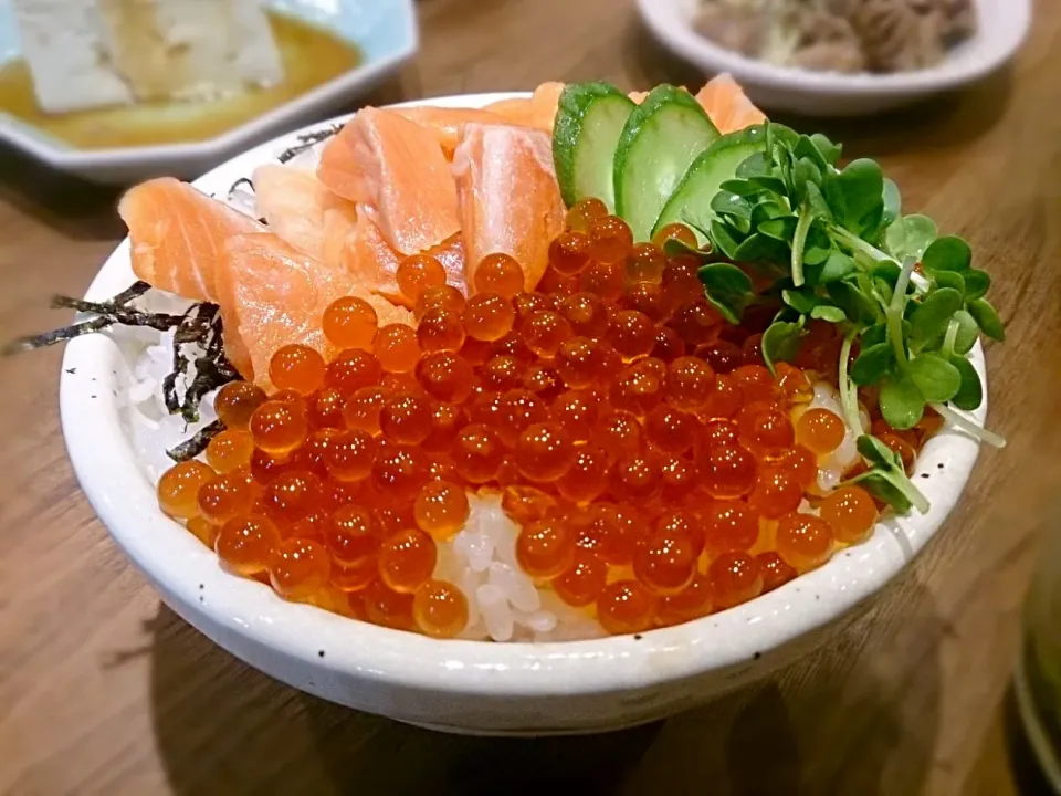 いくら&サーモン丼|古尾谷りかこさん