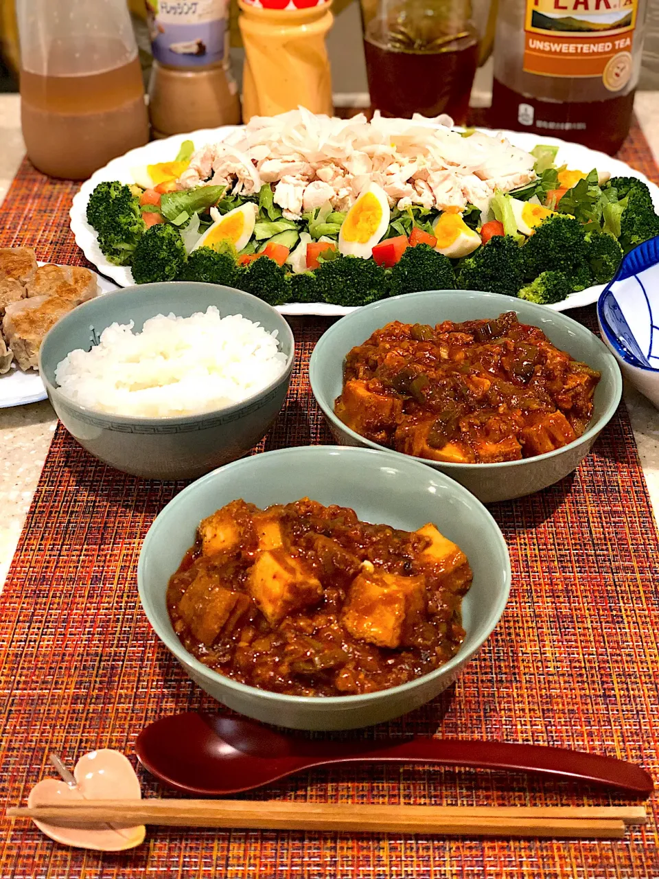 Snapdishの料理写真:激辛麻婆豆腐！筋肉モリモリサラダ🥗！|Mayumiさん