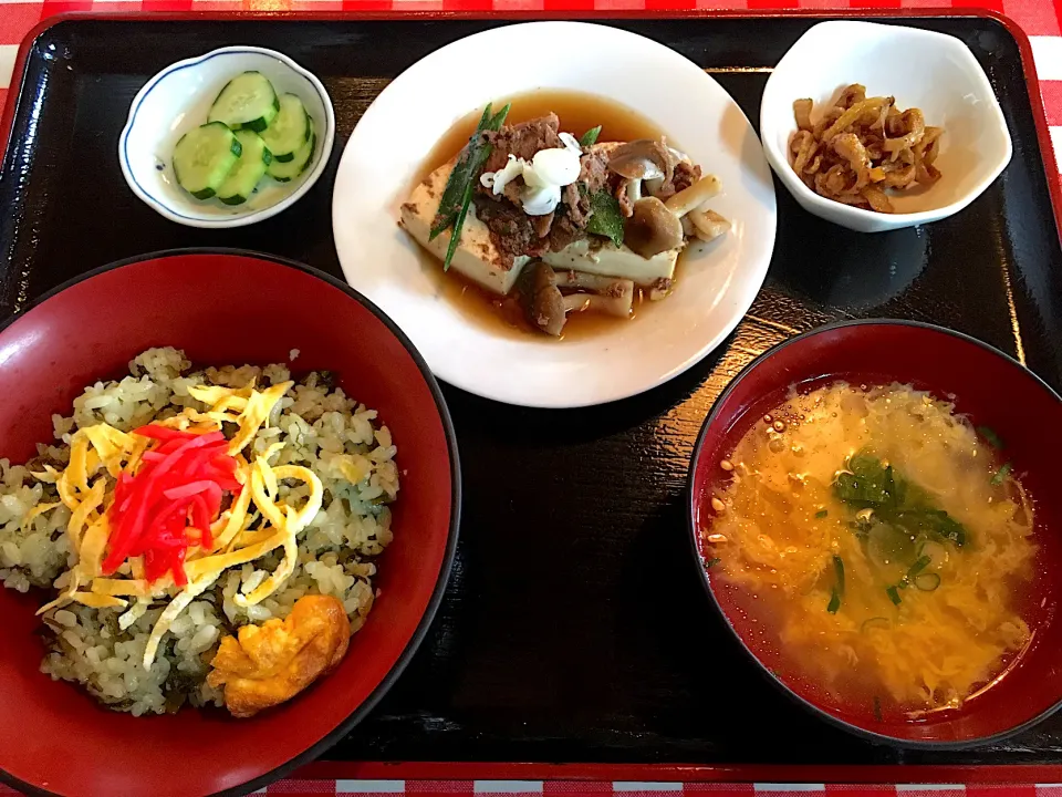 本日の賄い（10/11 高菜めしと肉豆腐定食〜❤）|かぴかぴさん