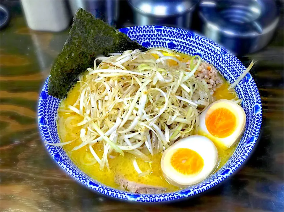 氣華ラーメン  白味噌もやしラーメン✨|あひるさん