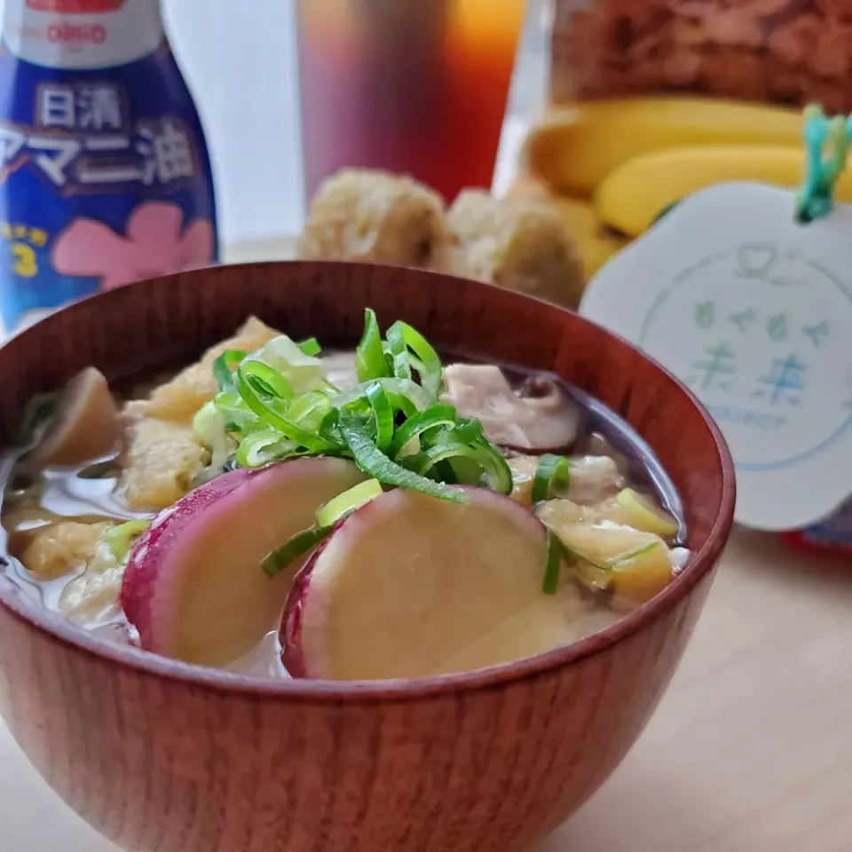 台風上陸🌀さつま芋のお味噌汁

お味噌はマルコメ糀美人
#もぐもぐ未来　
1000投稿目でした
一区切りです。　|みるくここあさん