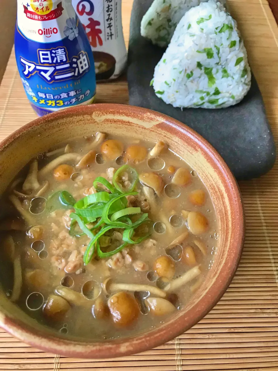 なめこと納豆の味噌汁|アッチさん