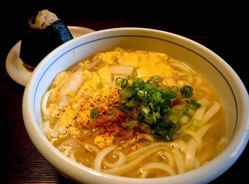 液みそで　みそ味卵とじうどん　　       ・液みそ料亭の味で手抜き　　　        #麺好き男のランチ|mottoさん