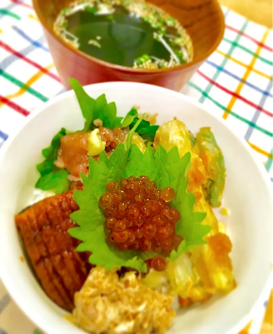 台風でおこもりの日のおうちランチはあれこれ丼♪|key♪さん