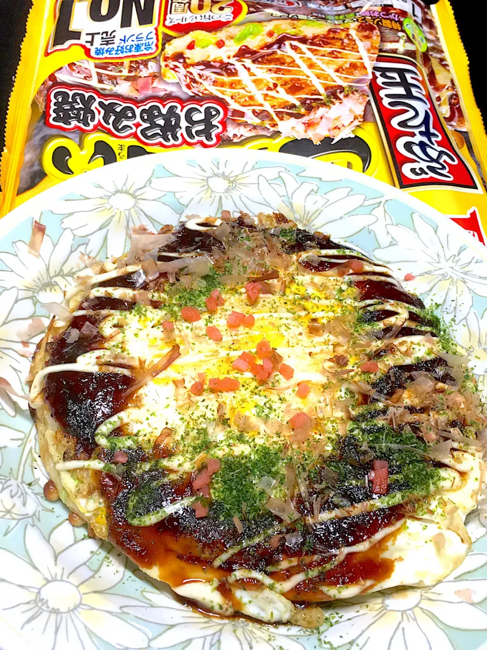 冷凍お好み焼きに卵マシ|すくらんぶるえっぐさん