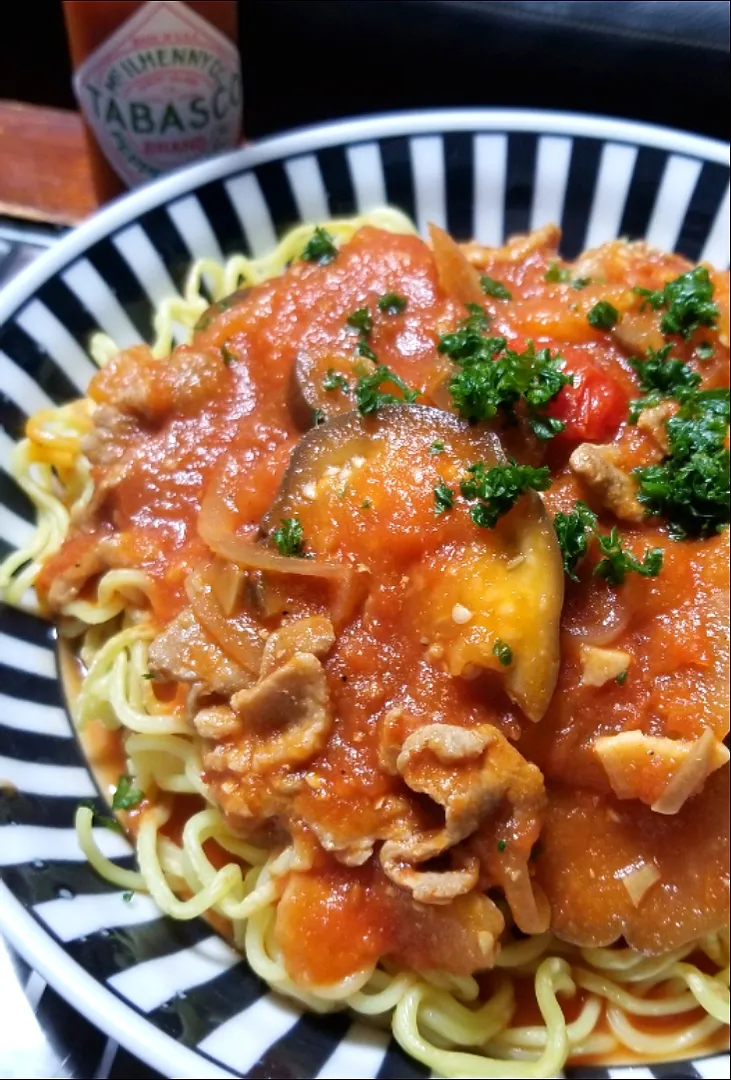 中華麺を使って茄子と豚肉のトマト🍅パスタ風🍝|dai.noriさん