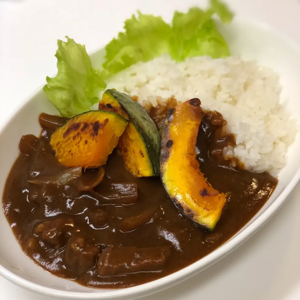 冷凍庫にあったステーキ肉で間に合わせカレー（ニンジンが欲しかった）|zappiさん