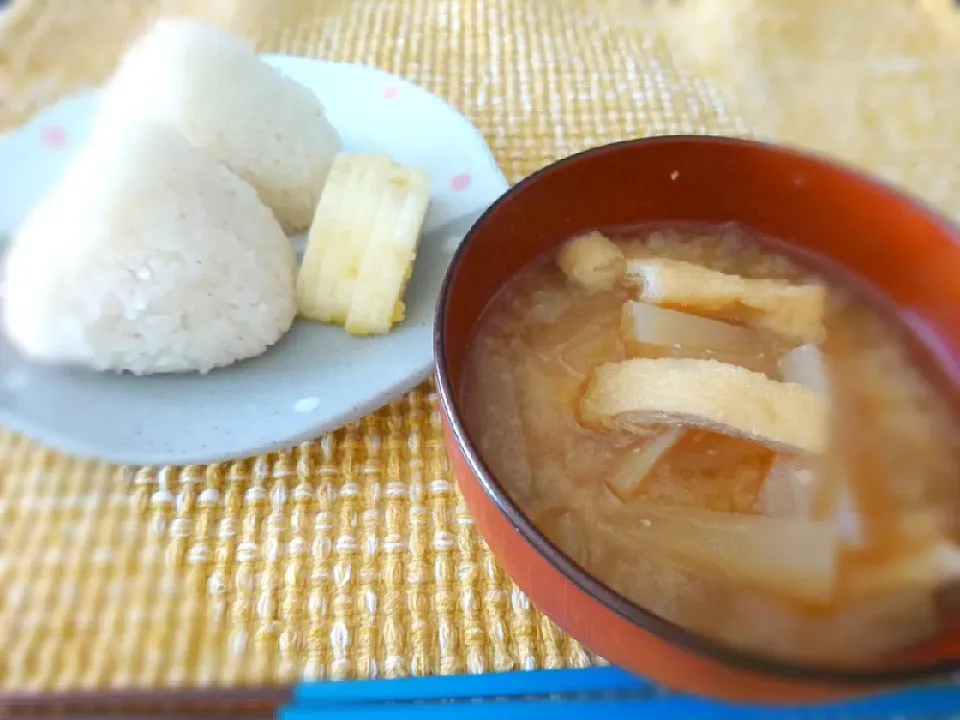 ★今日のランチ★
☆おにぎり(鮭)
☆大根と油揚げのお味噌汁|☆Chieco☆さん