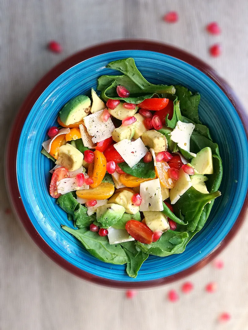 greens and cheese salad 🌱|basma-vegan-foodさん