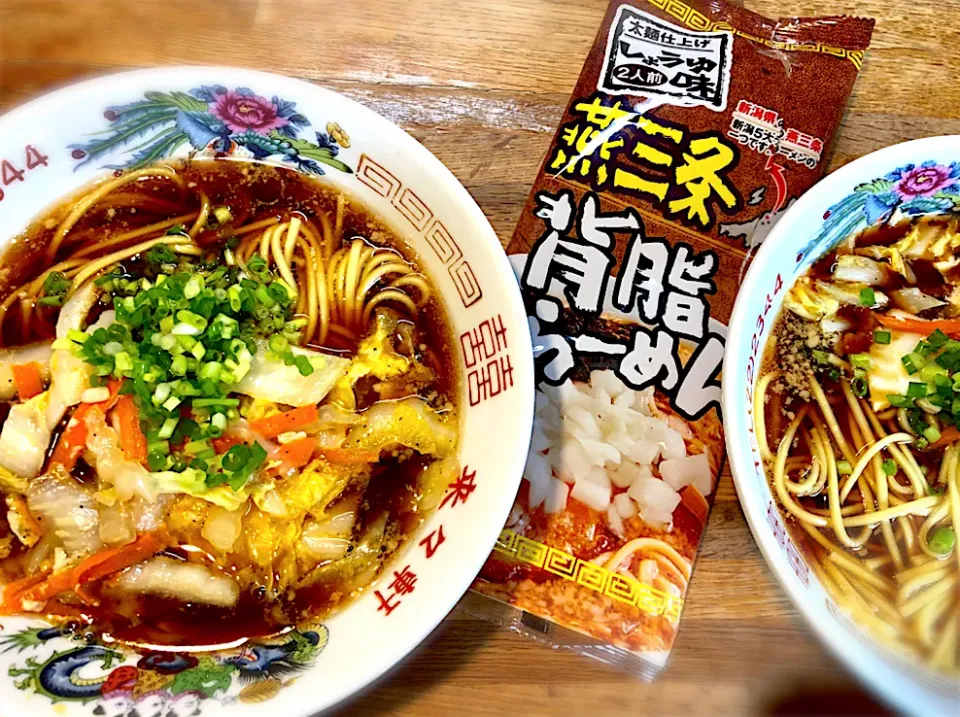 燕三条背脂しょうゆラーメン|じゅんさんさん