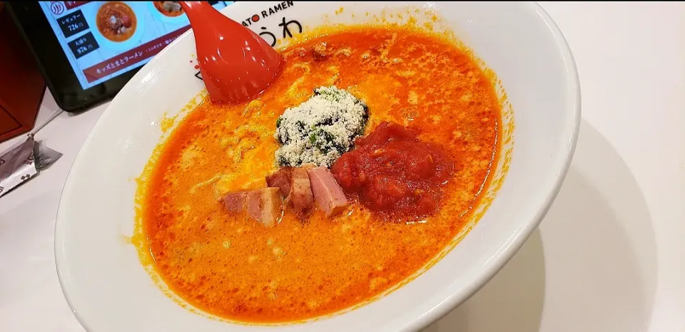 あうわ、トマトラーメン|ミチルさん