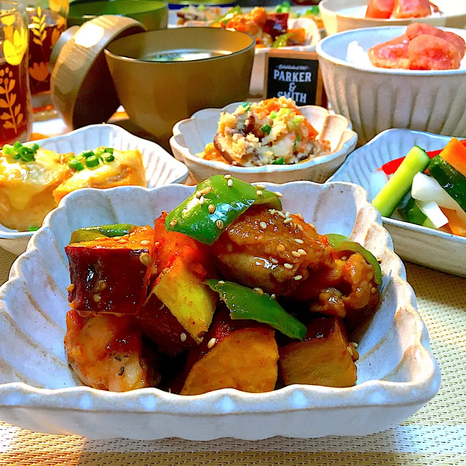 鶏モモ肉とさつまいものコチュジャン炒めで夕ごはん🍚|mou mouさん