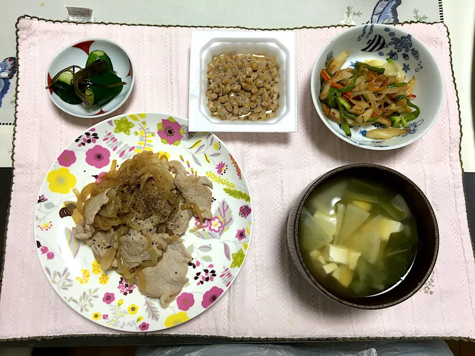 Snapdishの料理写真:豚肉の塩だれのご飯|みよさん