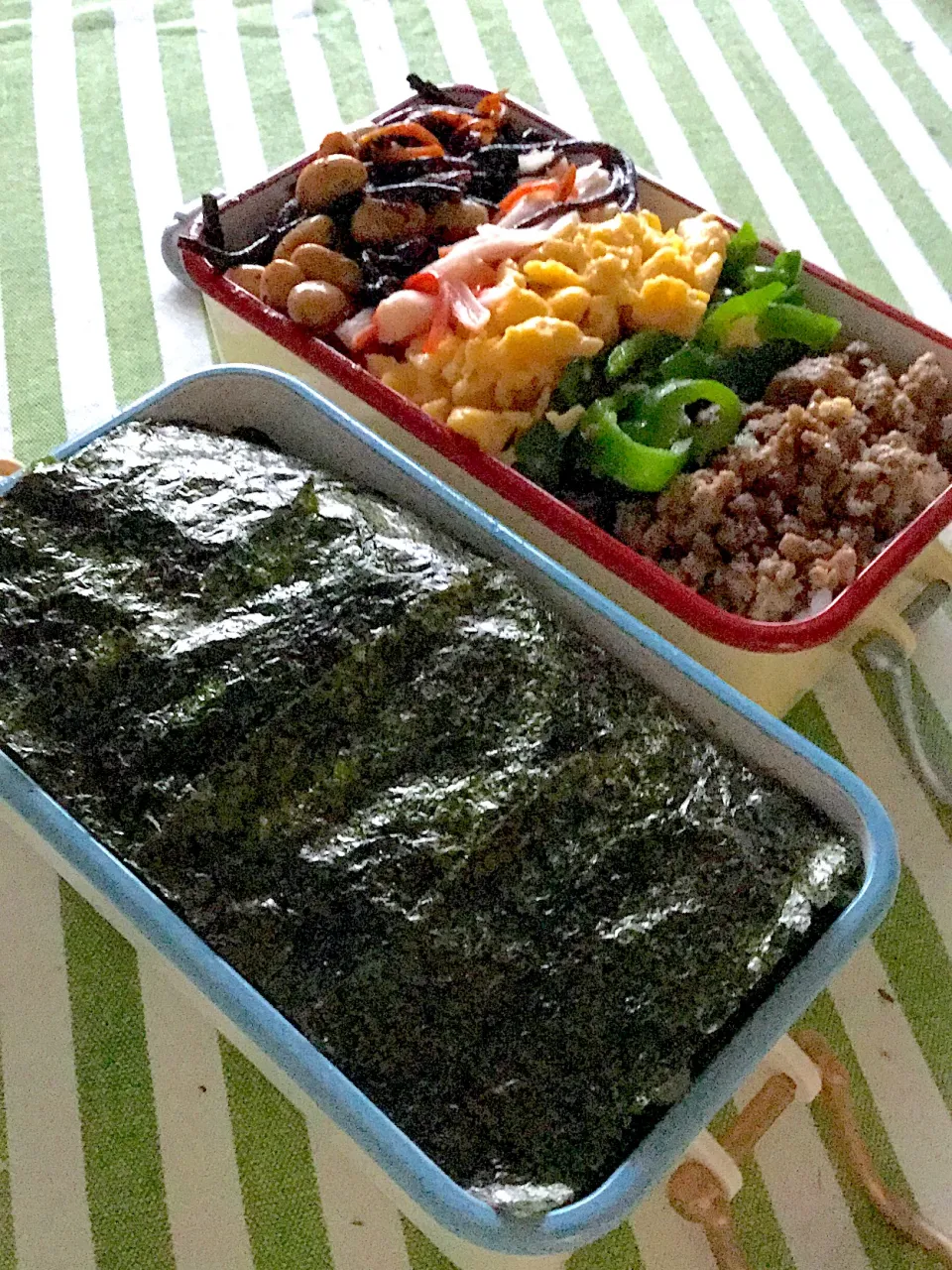 長女の中学弁当！やってみたかった全面ノリ弁。中身は五色丼（笑）|yukoさん