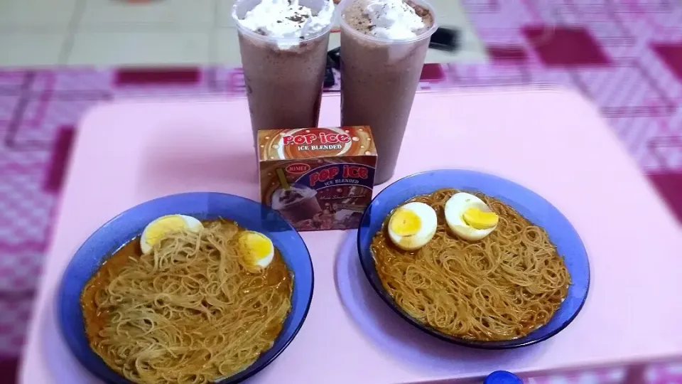 chocolate ice blended & laksa|Miemieyさん