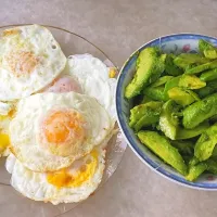 Avocado and egg|Haslina Hashimさん