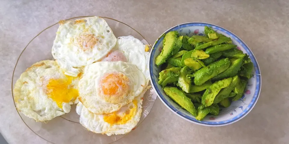 Avocado and egg|Haslina Hashimさん