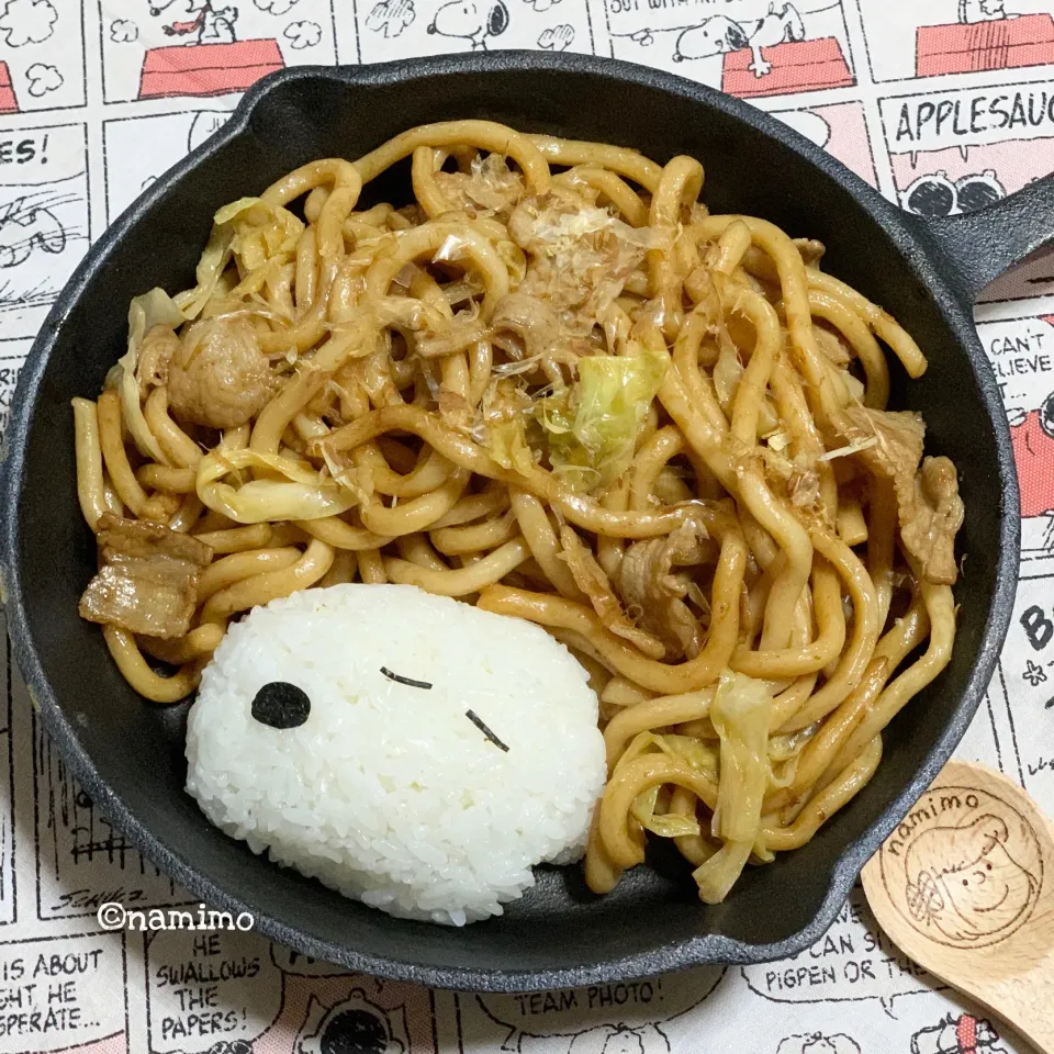 Snapdishの料理写真:焼きうどんでアフロスヌーピー|namimoさん