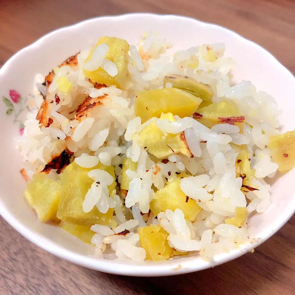 Snapdishの料理写真:さつまいもごはん|Kanaさん