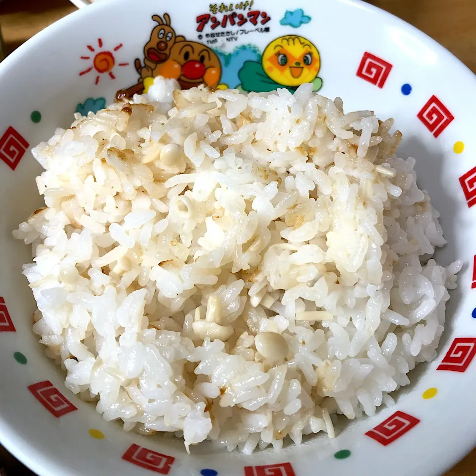 さくらんぼさんの料理 えのきご飯🍄|Makokoさん